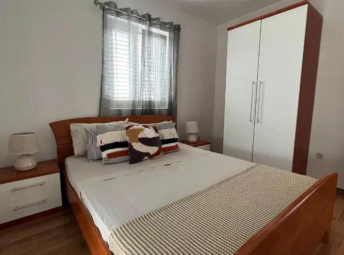 Bakovic Διαμέρισμα Χβαρ